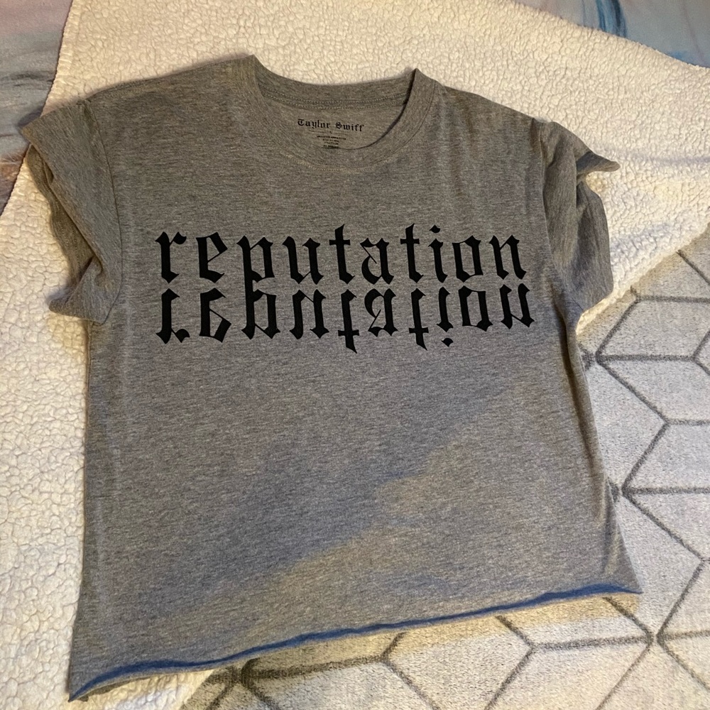 Taylor Swift reputation crop